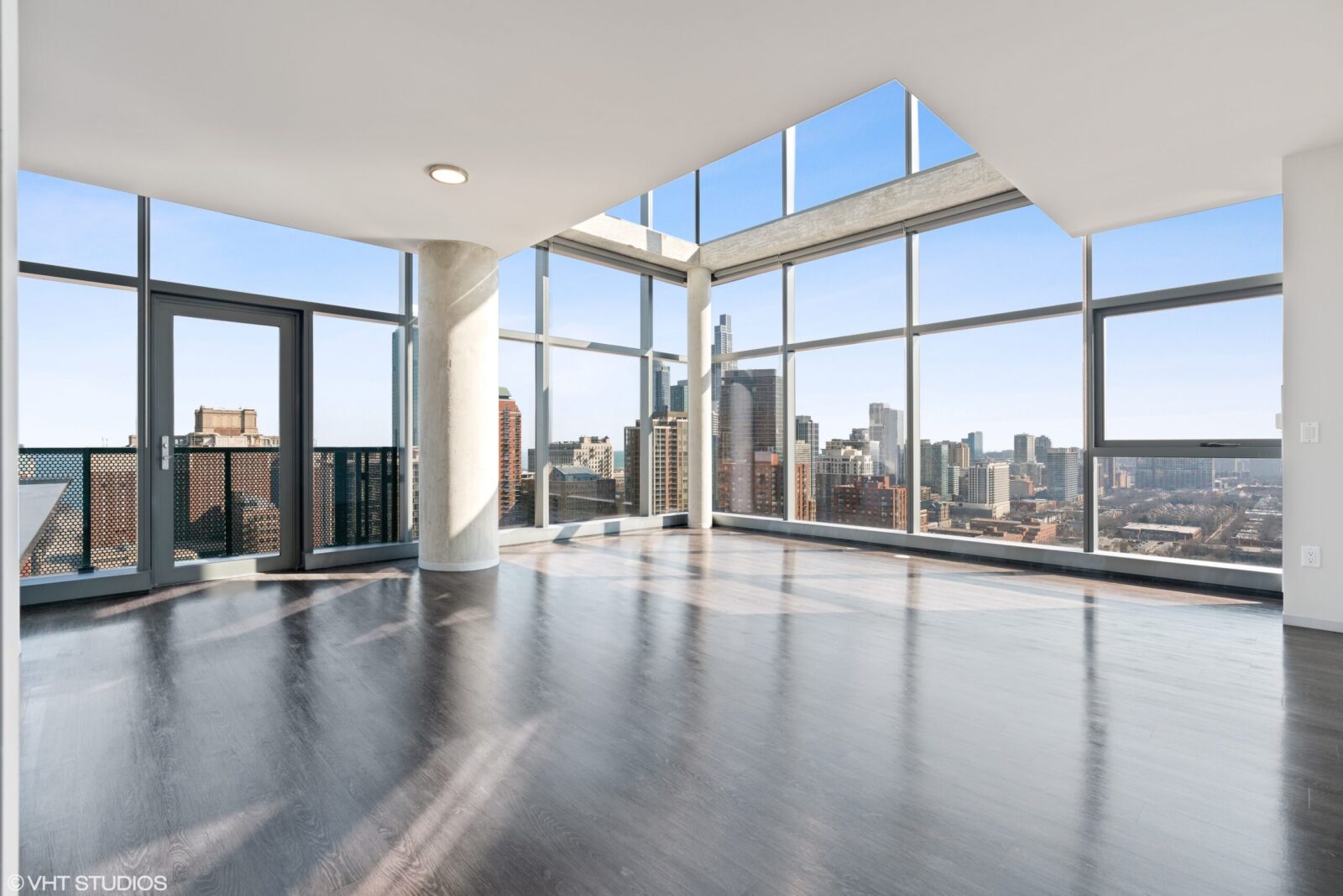 Curated visual reference: Visual Reference: South Loop Chicago Penthouse Rental 194 2801