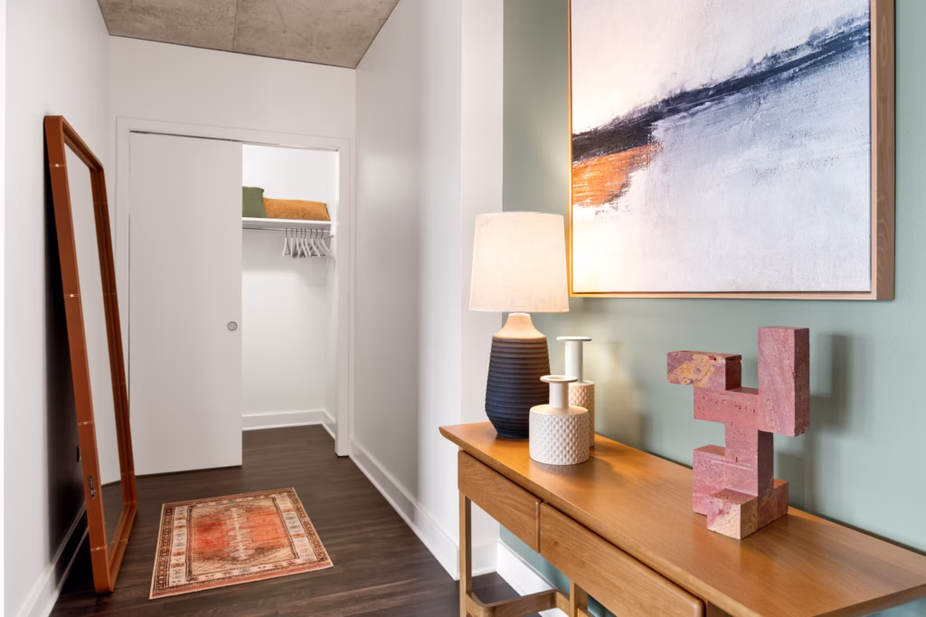 Luxury Chicago Apartments for rent in River North. Rent at 220 WIL