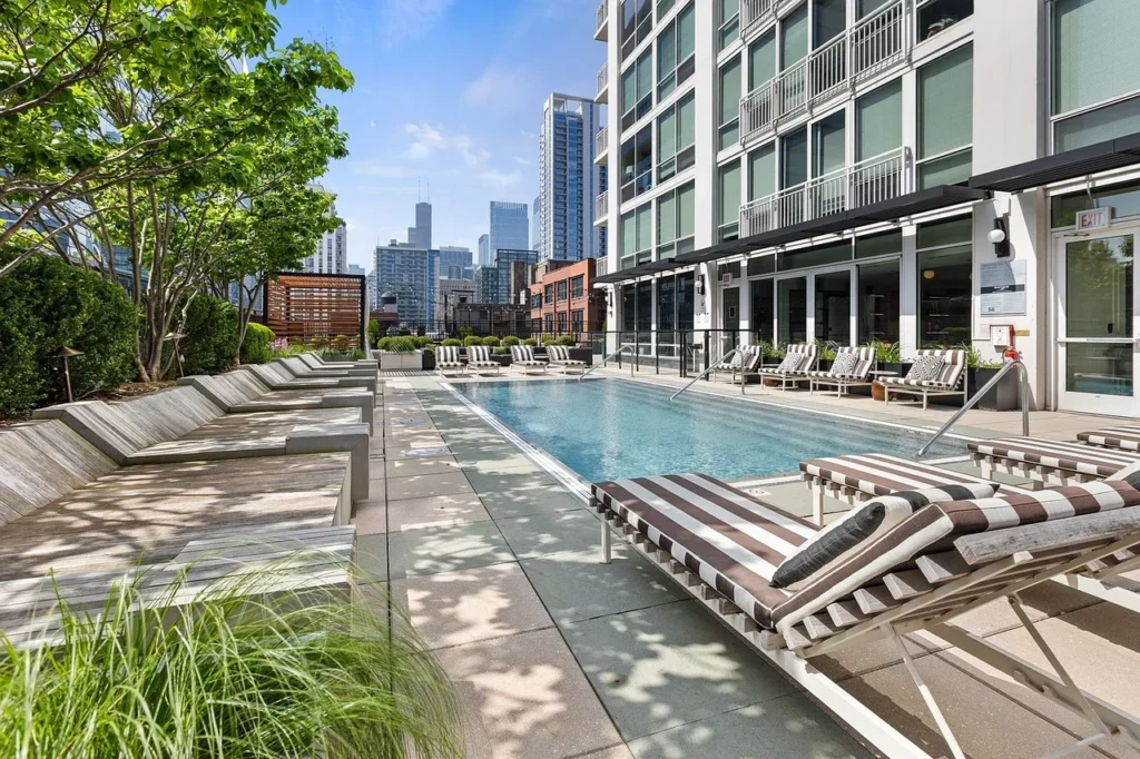 Now-Renting-River-North-Luxury-1-Bedroom-Apartment-in-Chicagos-downtown-area.