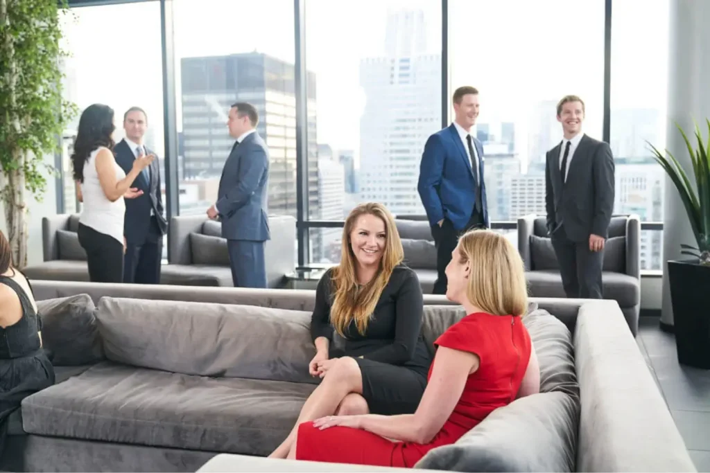how do apartment brokers work