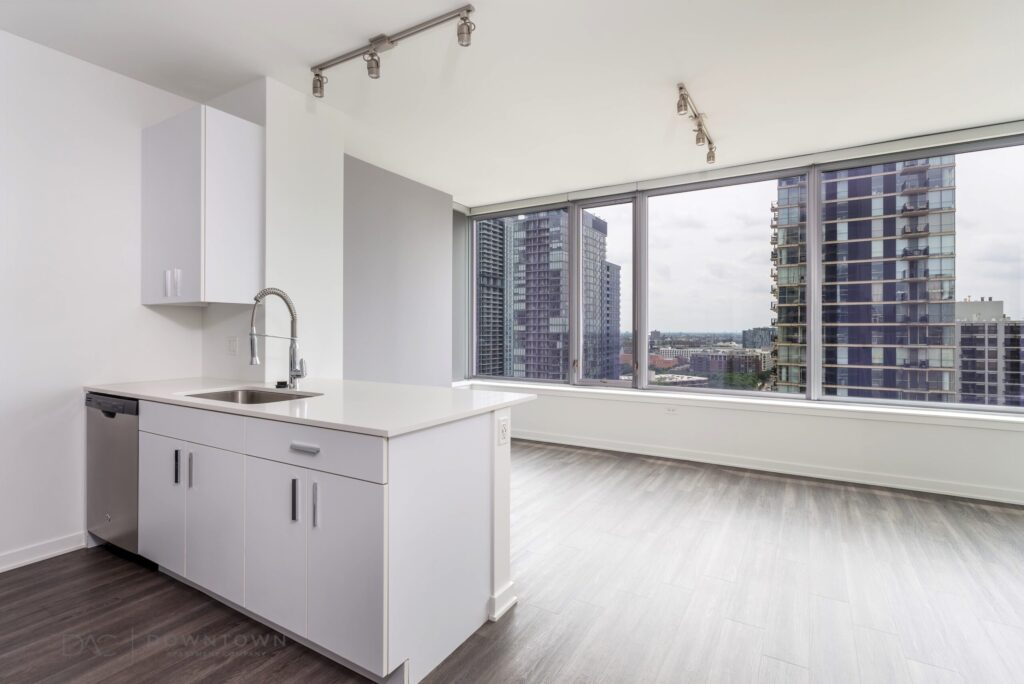 Luxury Studio apartments for rent near downtown Chicago's Gold Coast