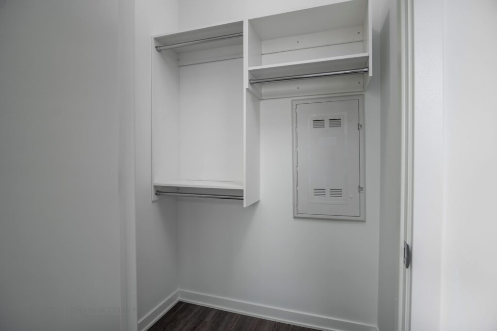 Luxury Studio apartments for rent near downtown Chicago's Gold Coast