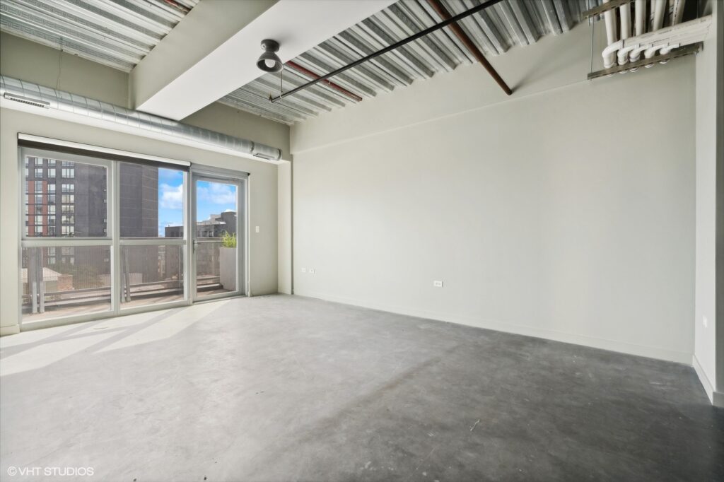 No renting Luxury 3 Bedrooms for rent in the Wicker Park neighborhood. Rent at 1241 North Milwaukee Apartments.