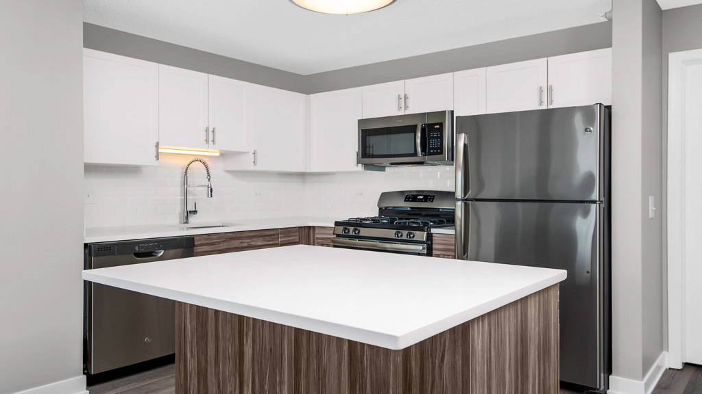 Looking for luxury apartments for rent near Lakeshore East?