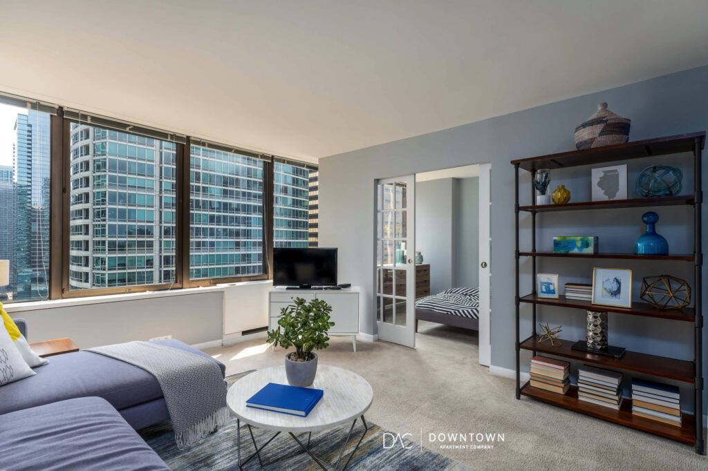 Looking for downtown Chicago apartments for rent near the Streeterville?