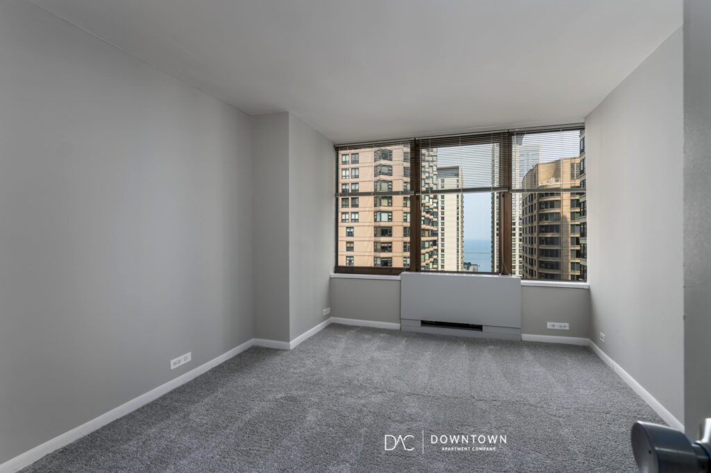 Looking for downtown Chicago apartments for rent near the Streeterville?