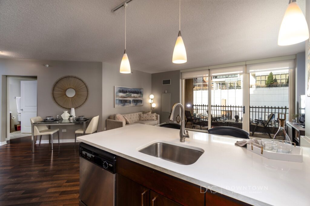 Looking for downtown apartments near River North Chicago?