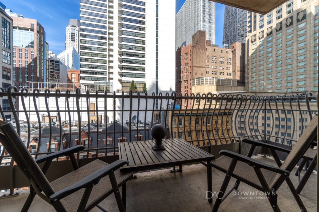 Looking for downtown apartments near River North Chicago?