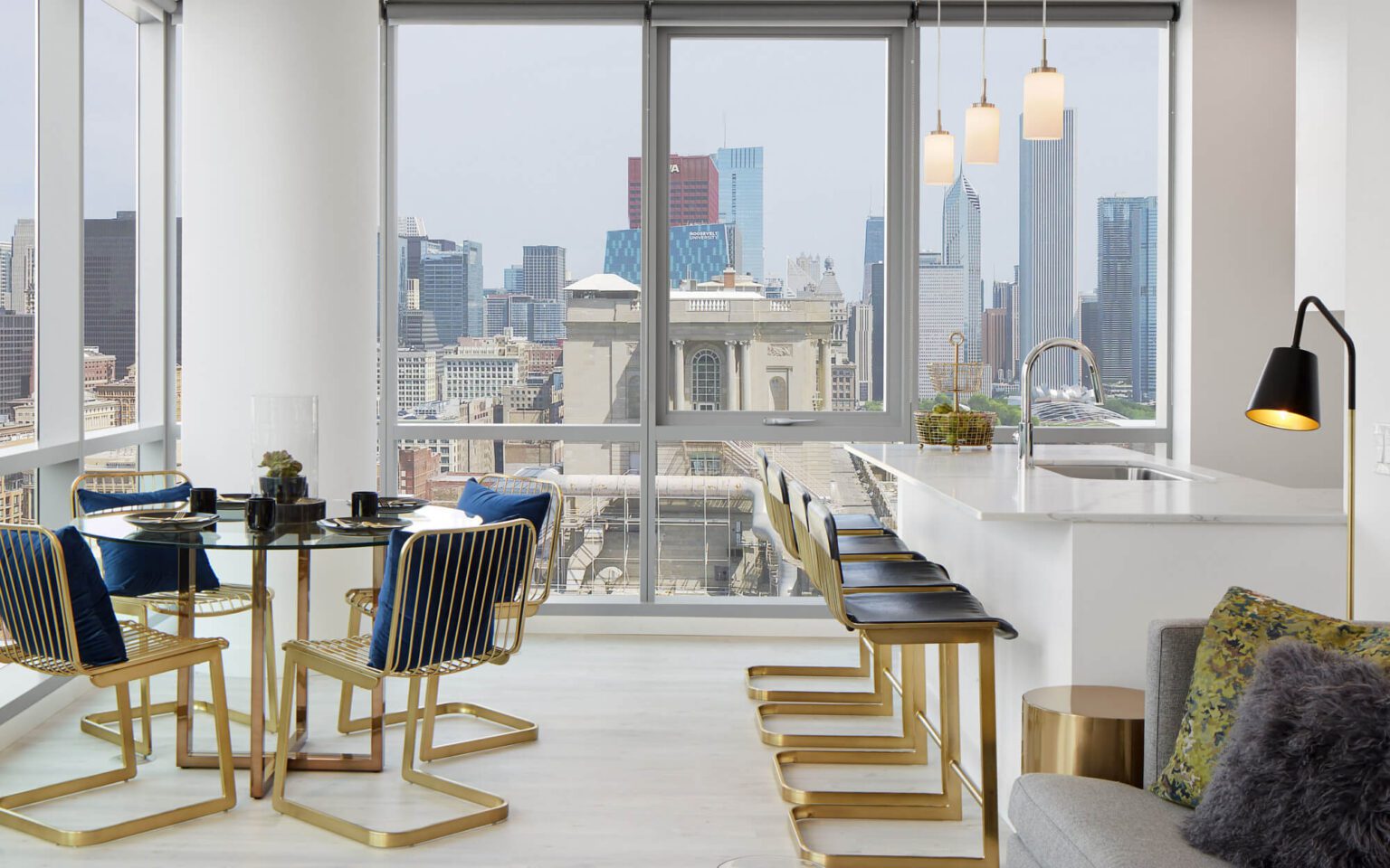 Photo inspiration: Luxury Downtown Chicago Apartments Photo Inspiration