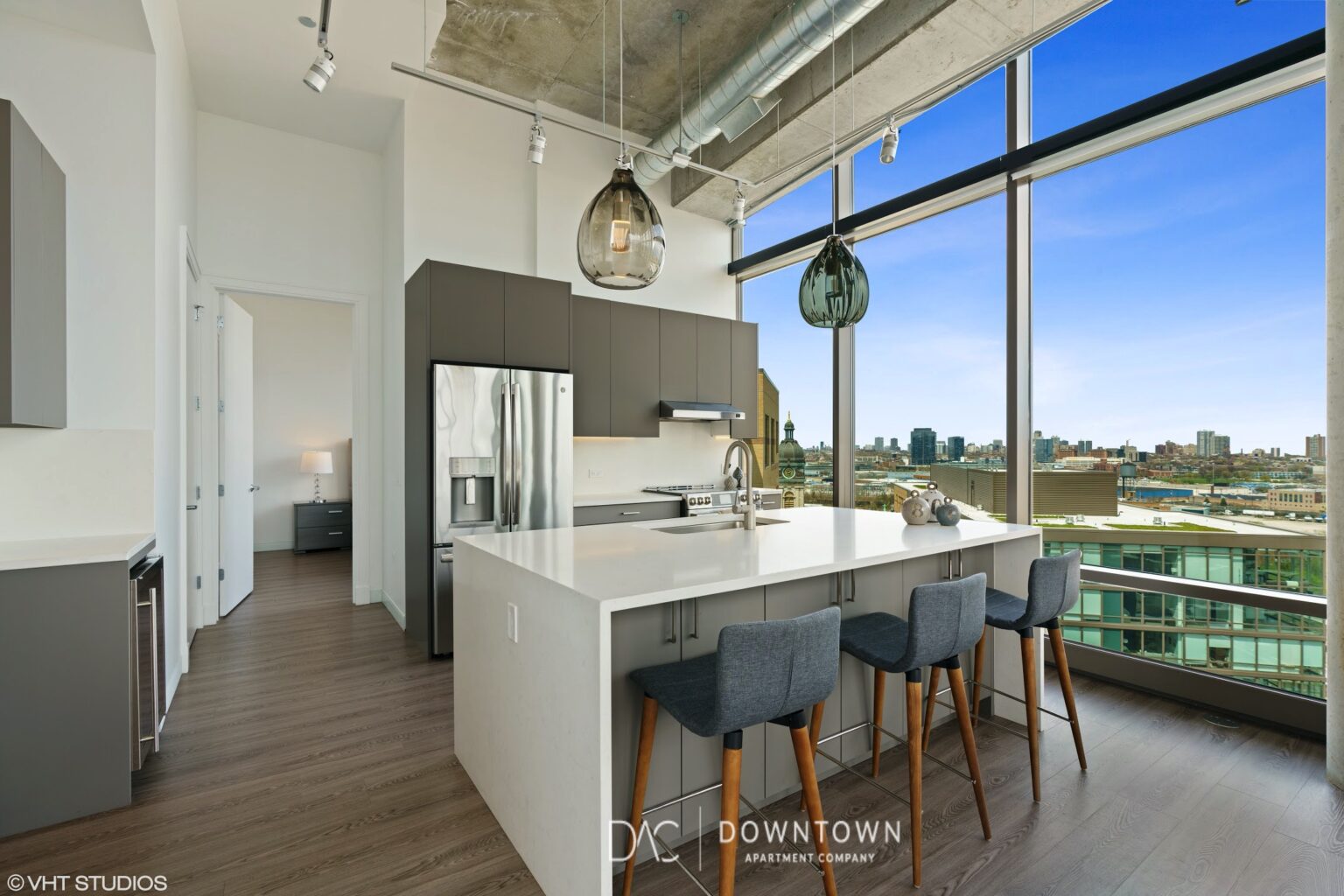 West Loop Chicago Penthouse Rental 139-C | Downtown Apt Collective