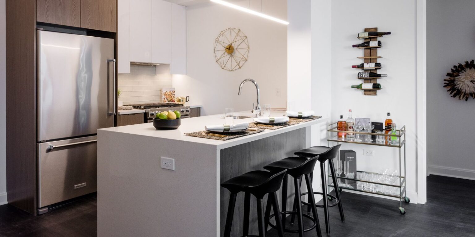Elevate Lincoln Park Luxury Apartments | Downtown Apartment Collective