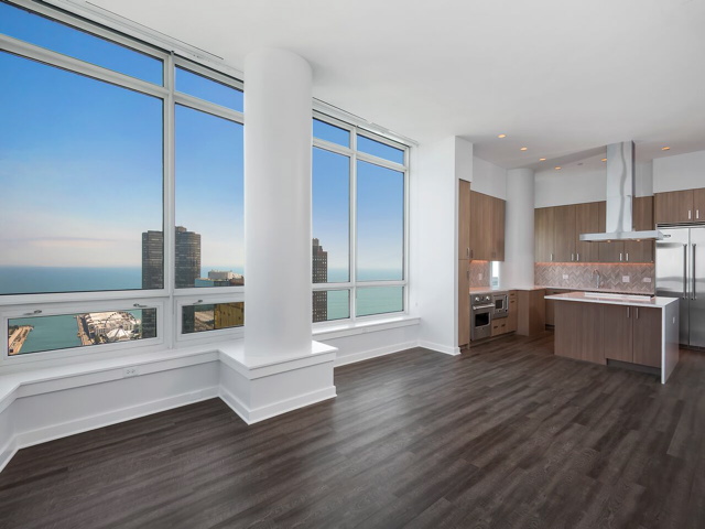Now Renting, Luxury 3 Bedroom Penthouse Apartment near Streeterville