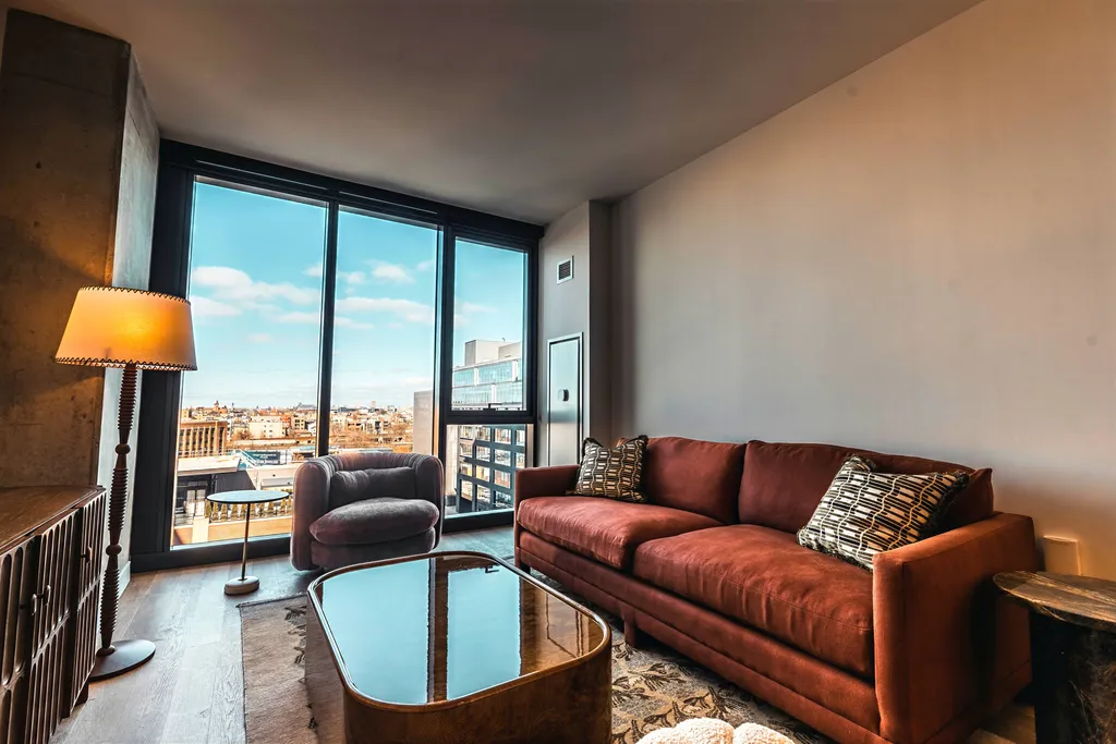 Luxury Chicago Downtown Apartments for Rent. Stead 220 Chicago Apartments. 220 North Ada Street