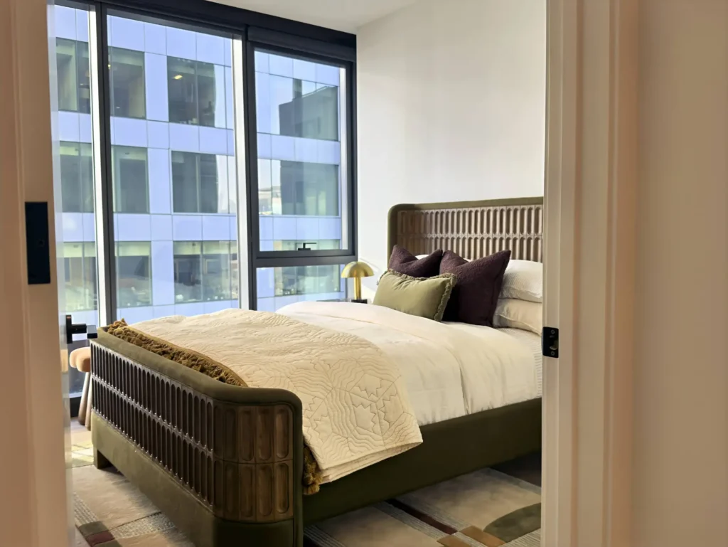 Luxury Chicago Downtown Apartments for Rent. Stead 220 Chicago Apartments. 220 North Ada Street